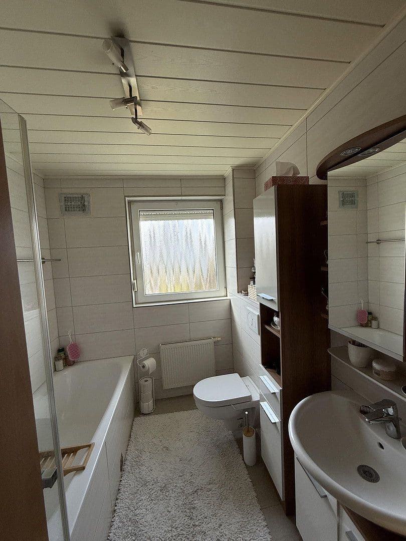 Prodej domu 104 m², pozemek 704 m², Flieden, Hessen Prodej domu 104 m², pozemek 704 m², Flieden, Hessen