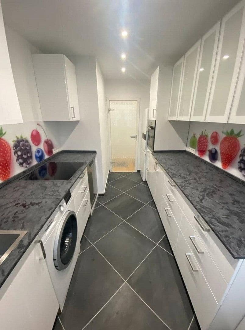 Pronájem bytu 2+1 73 m², Düsseldorf, Severní Porýní-Vestfálsko Pronájem bytu 2+1 73 m², Düsseldorf, Severní Porýní-Vestfálsko