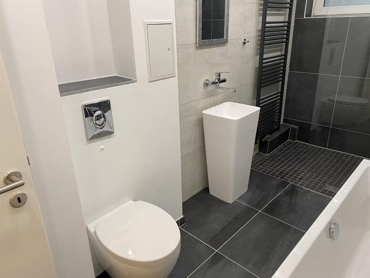 Pronájem bytu 2+1 73 m², Düsseldorf, Severní Porýní-Vestfálsko Pronájem bytu 2+1 73 m², Düsseldorf, Severní Porýní-Vestfálsko