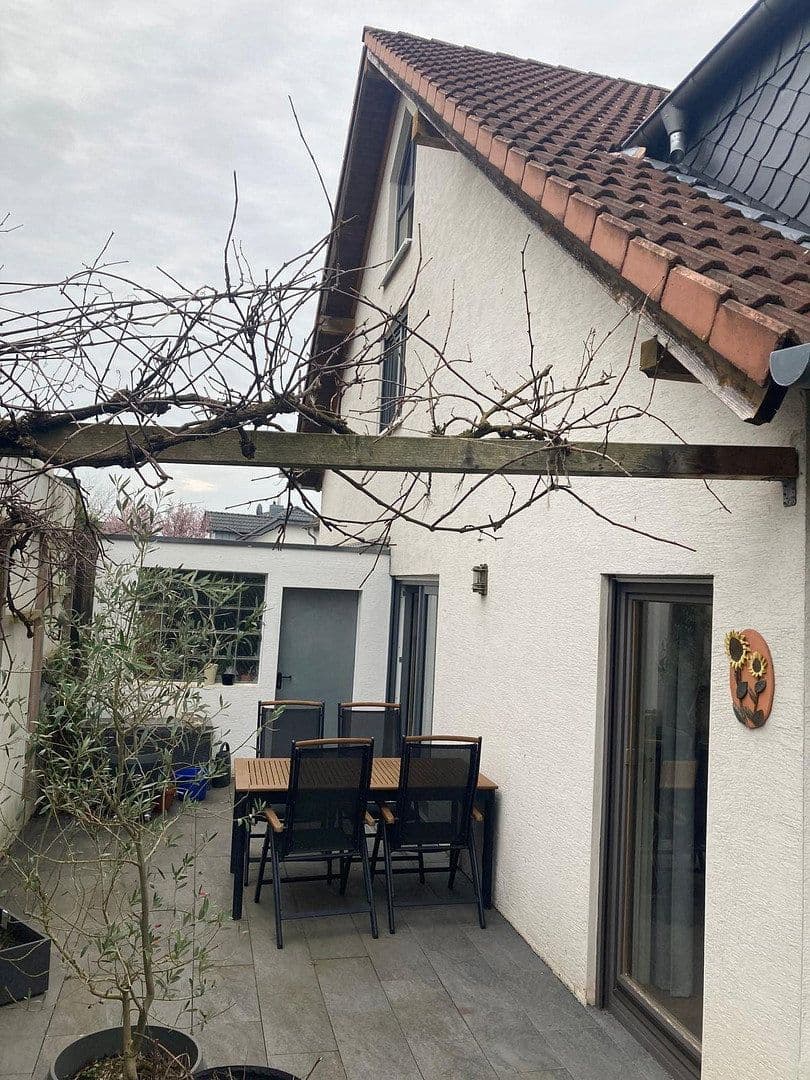 Prodej domu 134 m², pozemek 288 m², Erftstadt, Severní Porýní-Vestfálsko Prodej domu 134 m², pozemek 288 m², Erftstadt, Severní Porýní-Vestfálsko