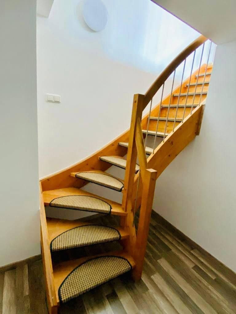 Pronájem domu 110 m², pozemek 102 m², Leopoldstraße 217, München, Bavorsko Pronájem domu 110 m², pozemek 102 m², Leopoldstraße 217, München, Bavorsko