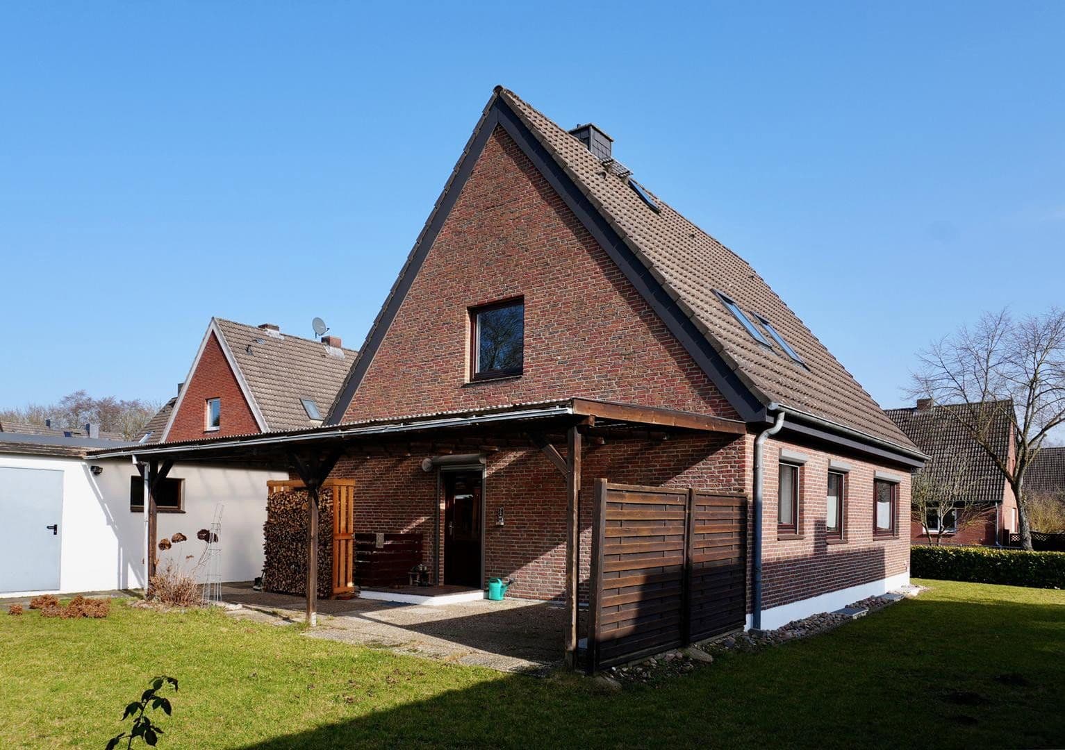 Prodej domu 116 m², pozemek 723 m², Malente, Šlesvicko-Holštýnsko Prodej domu 116 m², pozemek 723 m², Malente, Šlesvicko-Holštýnsko