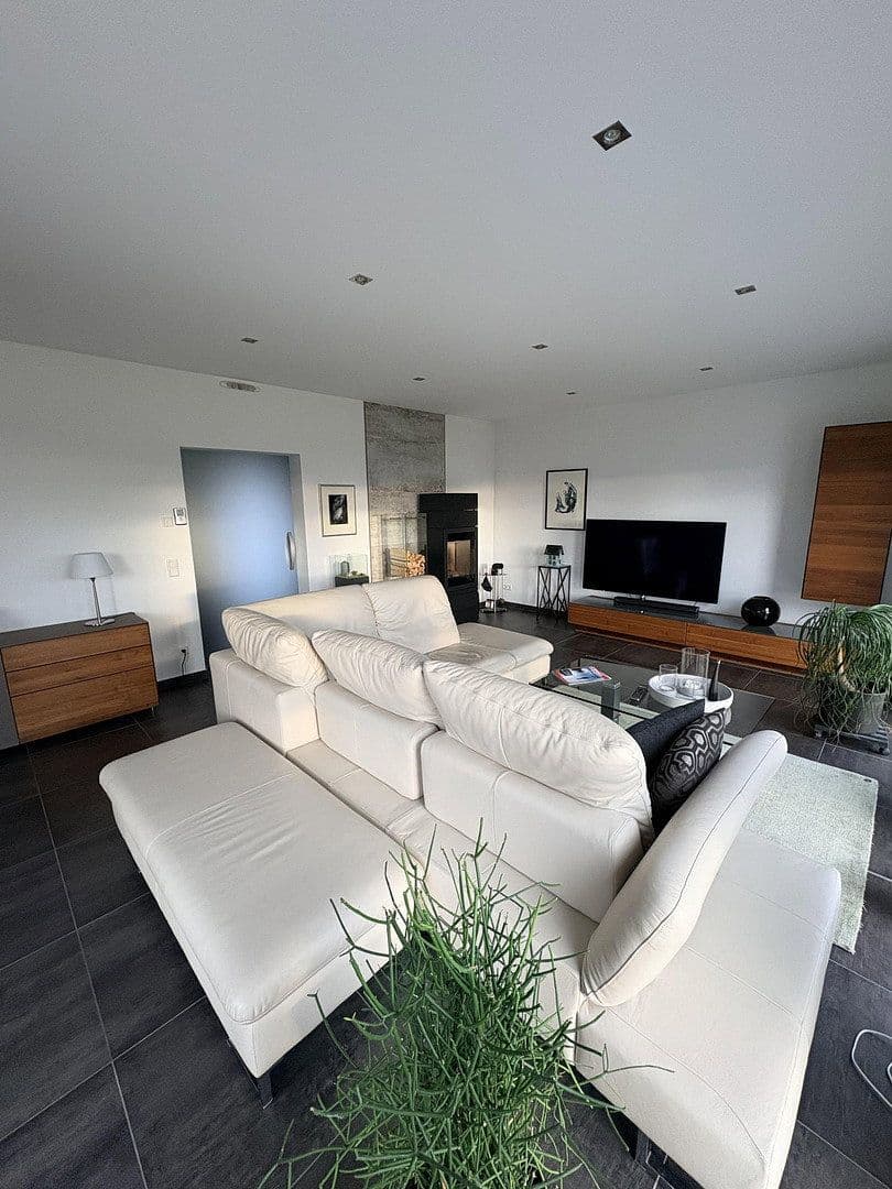 Prodej bytu 3+1 114 m², Chemnitz, Sasko Prodej bytu 3+1 114 m², Chemnitz, Sasko