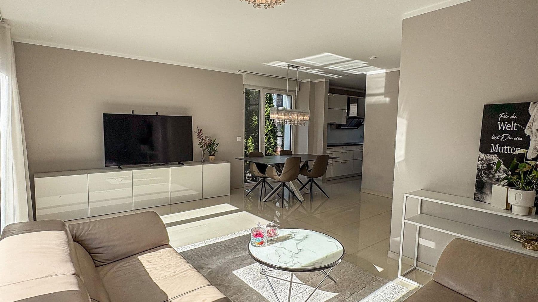 Prodej domu 133 m², pozemek 222 m², Hamburg, Hamburg Prodej domu 133 m², pozemek 222 m², Hamburg, Hamburg