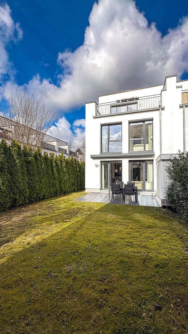 Prodej domu 133 m², pozemek 222 m², Hamburg, Hamburg Prodej domu 133 m², pozemek 222 m², Hamburg, Hamburg