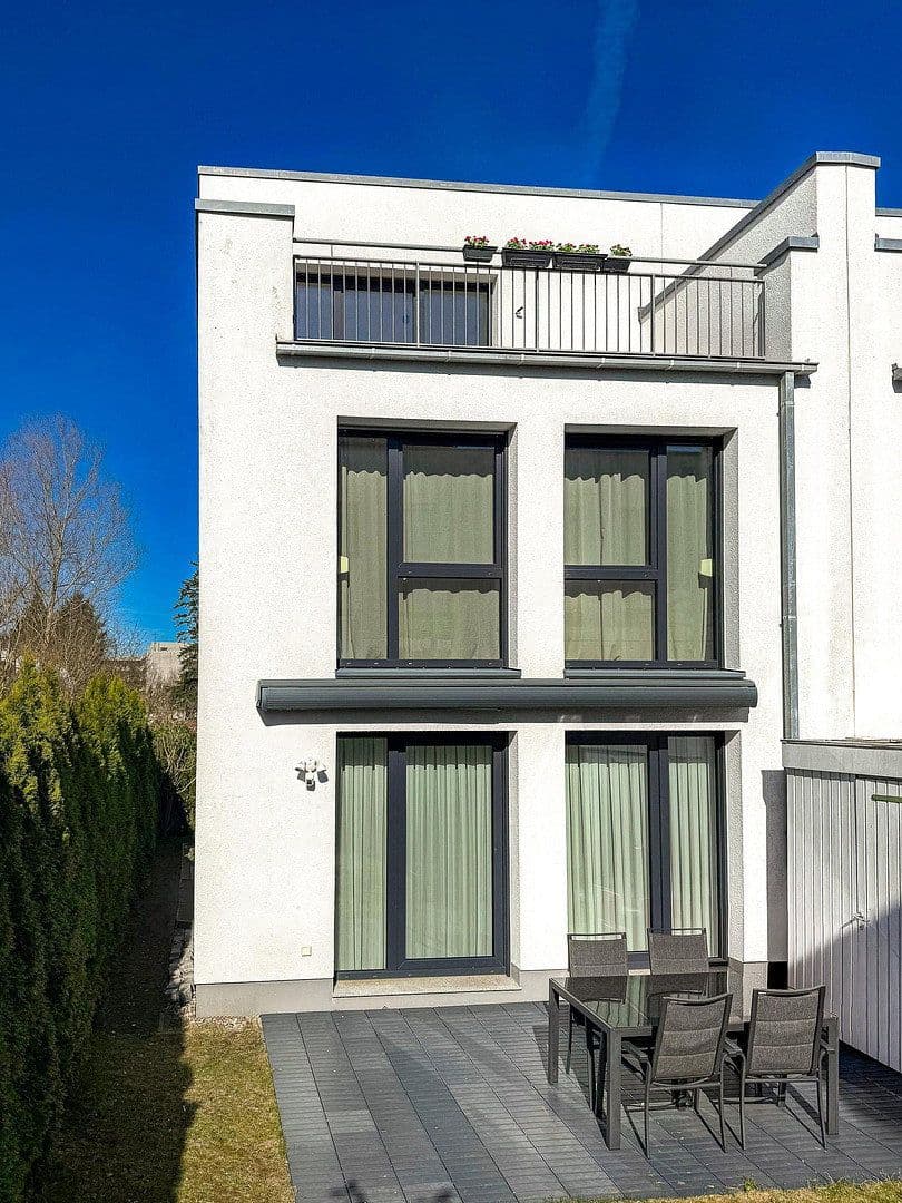 Prodej domu 133 m², pozemek 222 m², Hamburg, Hamburg Prodej domu 133 m², pozemek 222 m², Hamburg, Hamburg