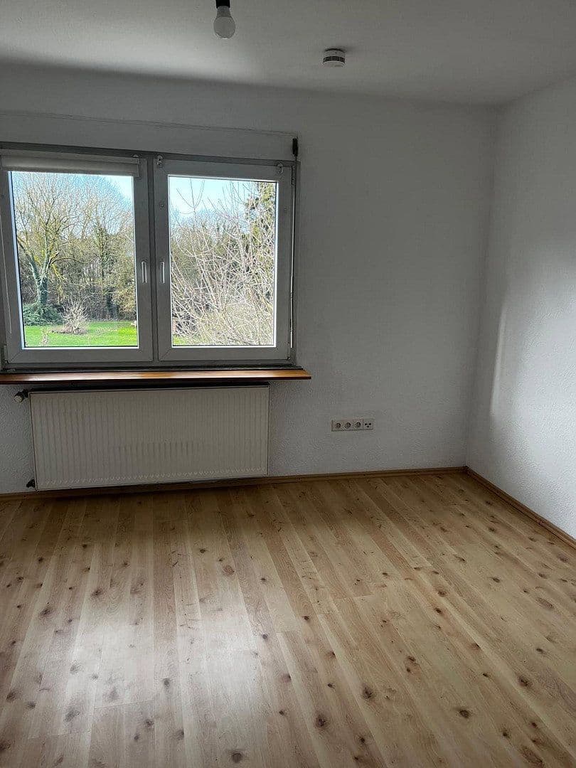 Pronájem bytu 2+1 50 m², Leverkusen Bergisch-Neukirchen, Severní Porýní-Vestfálsko Pronájem bytu 2+1 50 m², Leverkusen Bergisch-Neukirchen, Severní Porýní-Vestfálsko