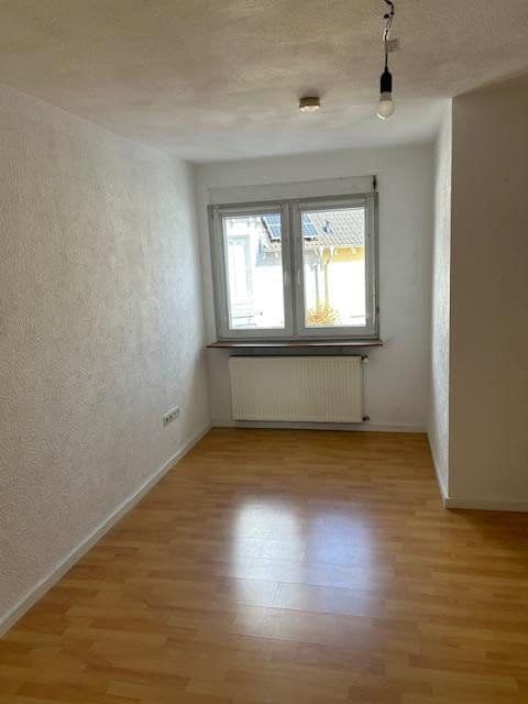 Pronájem bytu 2+1 50 m², Leverkusen Bergisch-Neukirchen, Severní Porýní-Vestfálsko Pronájem bytu 2+1 50 m², Leverkusen Bergisch-Neukirchen, Severní Porýní-Vestfálsko