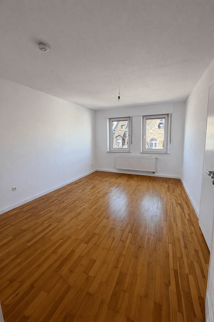 Pronájem bytu 4+1 120 m², Bucher Straße 97, Nürnberg, Bavorsko Pronájem bytu 4+1 120 m², Bucher Straße 97, Nürnberg, Bavorsko