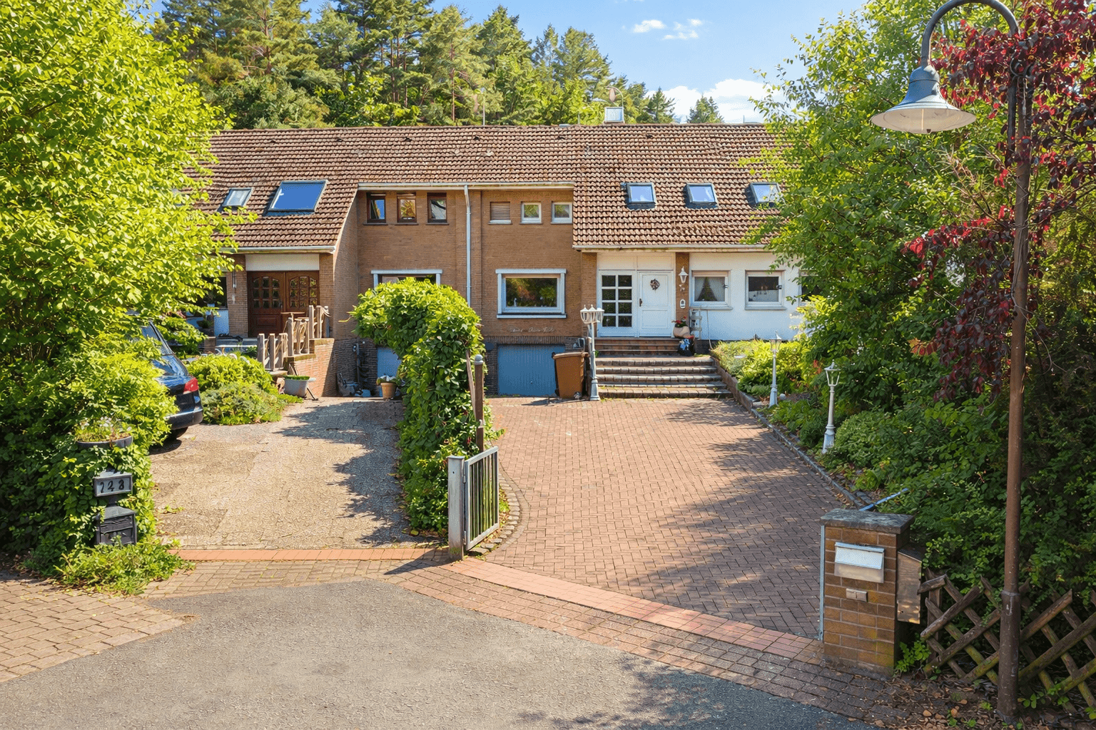 Prodej domu 165 m², pozemek 768 m², Stuhr, Dolní Sasko Prodej domu 165 m², pozemek 768 m², Stuhr, Dolní Sasko