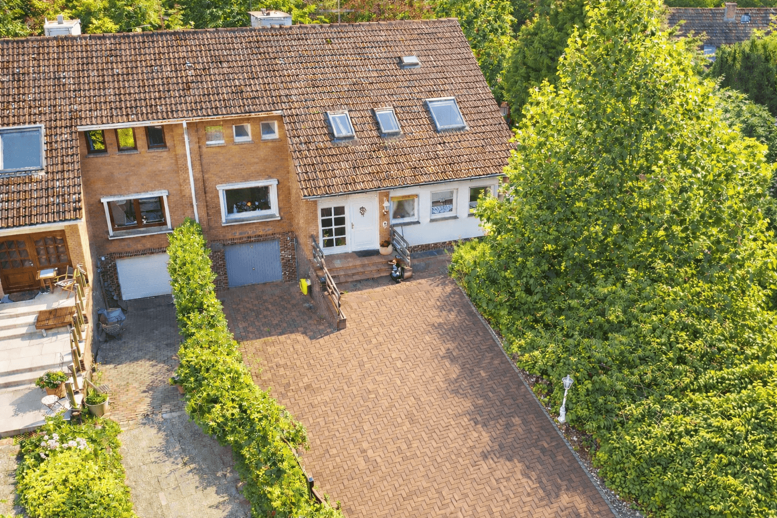 Prodej domu 165 m², pozemek 768 m², Stuhr, Dolní Sasko Prodej domu 165 m², pozemek 768 m², Stuhr, Dolní Sasko