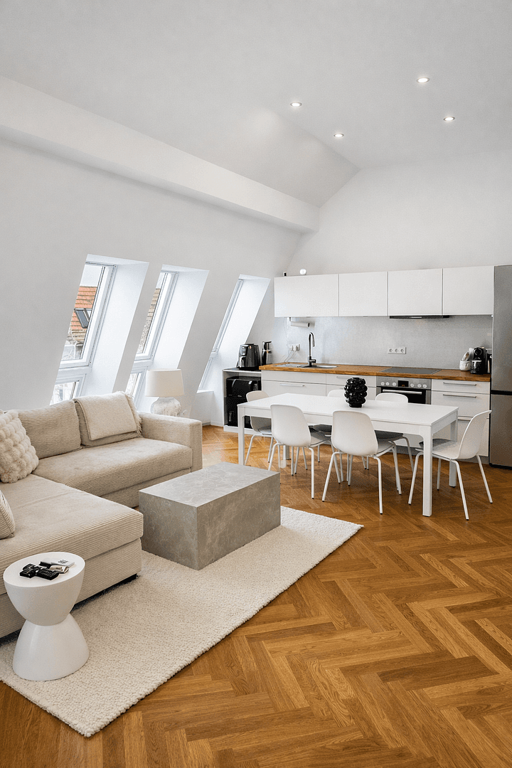 Pronájem bytu 4+1 122 m², Altmarkstraße 8, Berlin, Berlín Pronájem bytu 4+1 122 m², Altmarkstraße 8, Berlin, Berlín