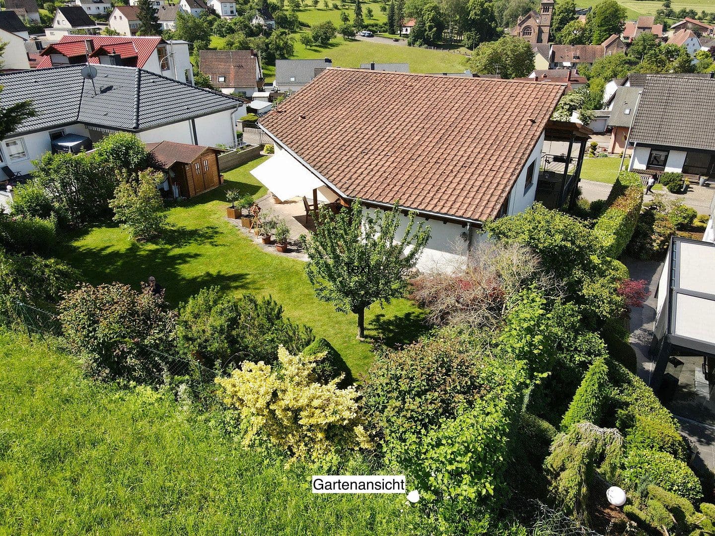 Prodej domu 181 m², pozemek 617 m², Hangstraße 18, Nünschweiler, Porýní-Falc Prodej domu 181 m², pozemek 617 m², Hangstraße 18, Nünschweiler, Porýní-Falc