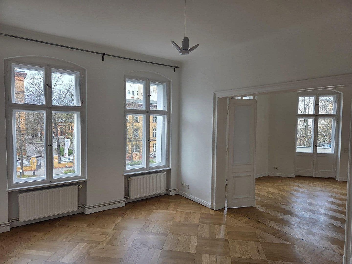 Pronájem bytu 4+1 137 m², Berlin, Berlín Pronájem bytu 4+1 137 m², Berlin, Berlín