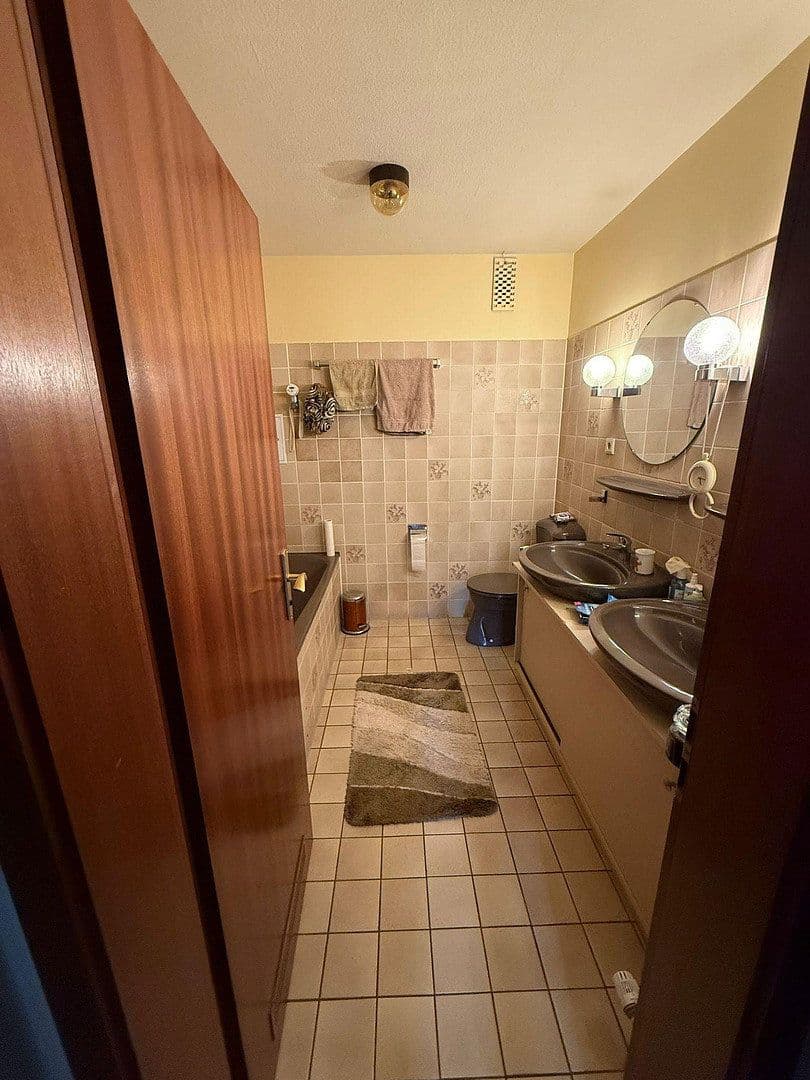 Prodej bytu 4+1 126 m², Wiesenau 30-32, Frankfurt, Hessen Prodej bytu 4+1 126 m², Wiesenau 30-32, Frankfurt, Hessen