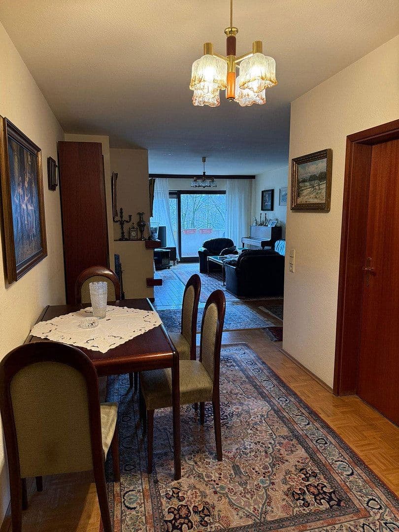 Prodej bytu 4+1 126 m², Wiesenau 30-32, Frankfurt, Hessen Prodej bytu 4+1 126 m², Wiesenau 30-32, Frankfurt, Hessen