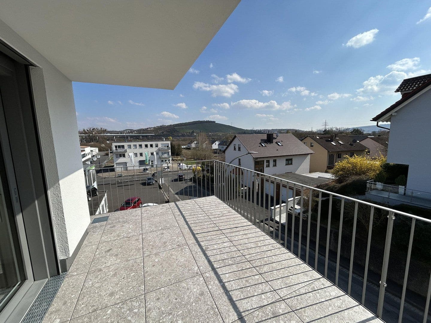 Pronájem bytu 3+1 108 m², Scheckertstrasse 2, Zell am Main, Bavorsko Pronájem bytu 3+1 108 m², Scheckertstrasse 2, Zell am Main, Bavorsko