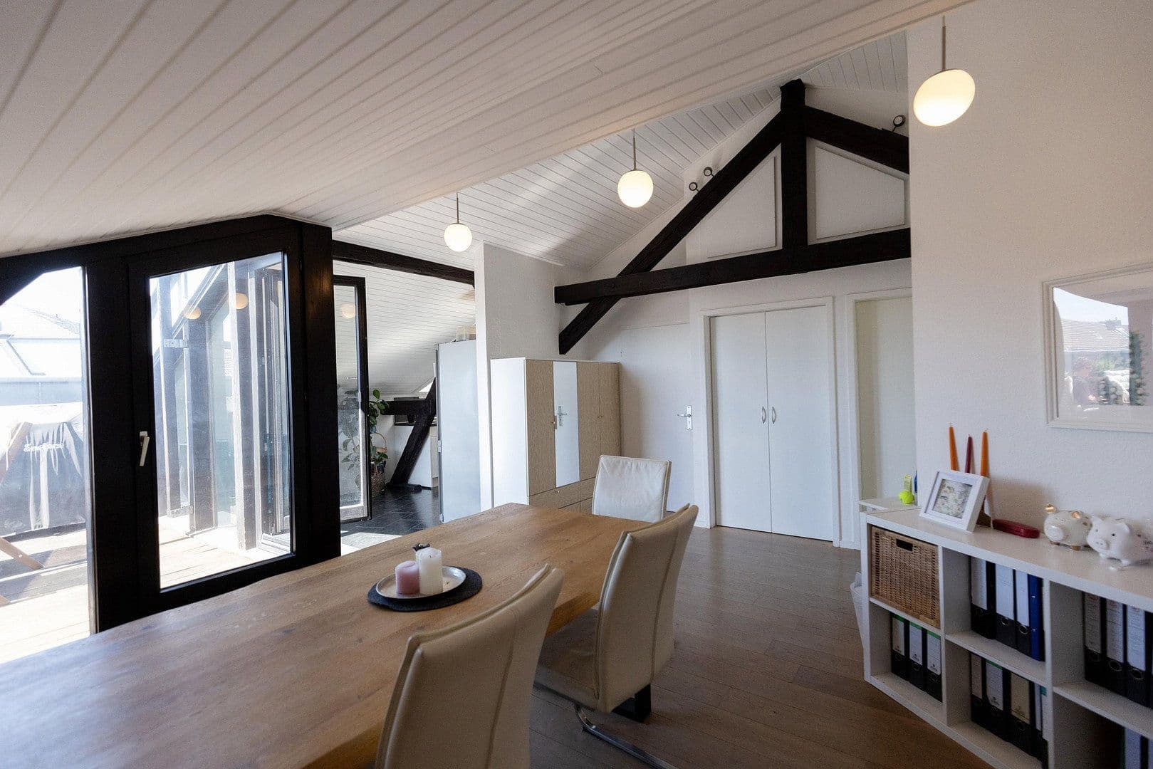 Prodej bytu 2+1 77 m², Bonn, Severní Porýní-Vestfálsko Prodej bytu 2+1 77 m², Bonn, Severní Porýní-Vestfálsko