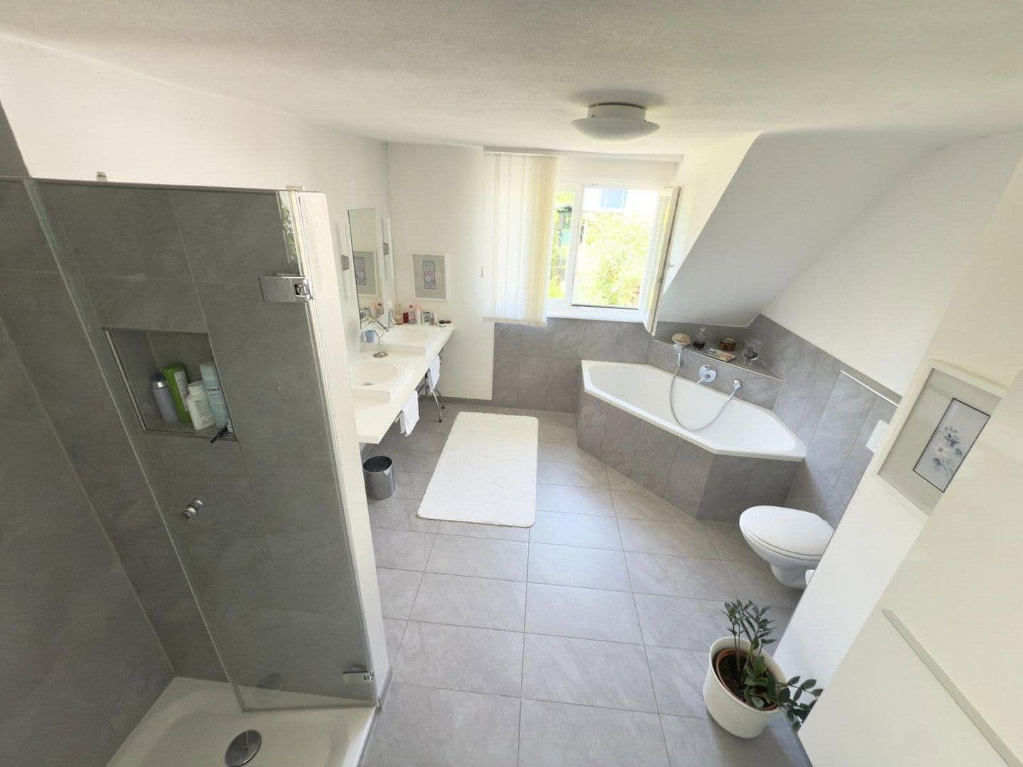 Prodej domu 273 m², pozemek 405 m², Gelnhausen, Hessen Prodej domu 273 m², pozemek 405 m², Gelnhausen, Hessen