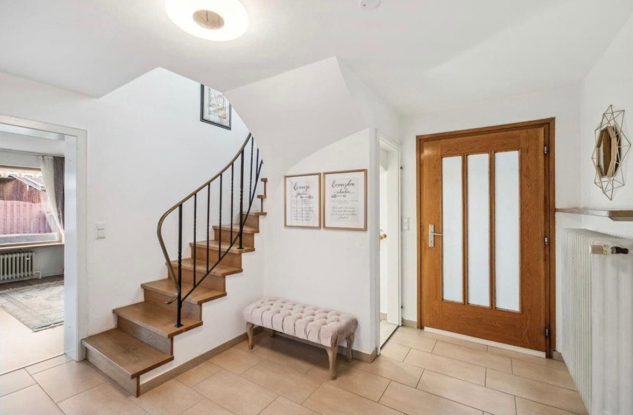 Prodej domu 133 m², pozemek 351 m², Birkenstraße 19, Miesbach, Bavorsko Prodej domu 133 m², pozemek 351 m², Birkenstraße 19, Miesbach, Bavorsko