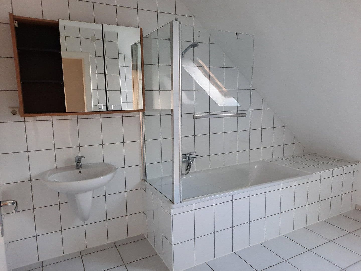 Pronájem bytu 3+1 83 m², Meerbusch, Severní Porýní-Vestfálsko Pronájem bytu 3+1 83 m², Meerbusch, Severní Porýní-Vestfálsko