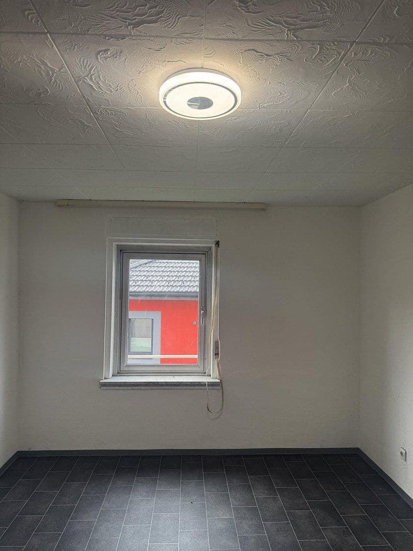 Prodej domu 155 m², pozemek 485 m², Höhbuck 7, Roßtal, Bavorsko Prodej domu 155 m², pozemek 485 m², Höhbuck 7, Roßtal, Bavorsko