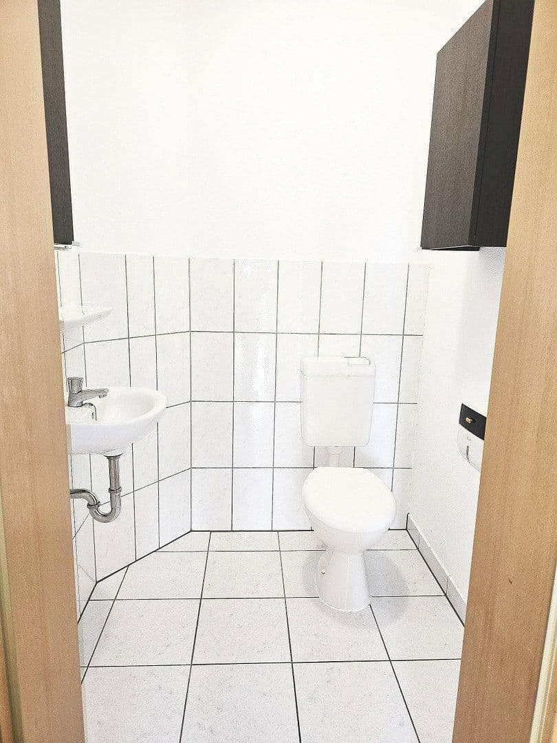 Pronájem bytu 3+1 67 m², Conrad Clauß Straße 20, Hohenstein-Ernstthal, Sasko Pronájem bytu 3+1 67 m², Conrad Clauß Straße 20, Hohenstein-Ernstthal, Sasko