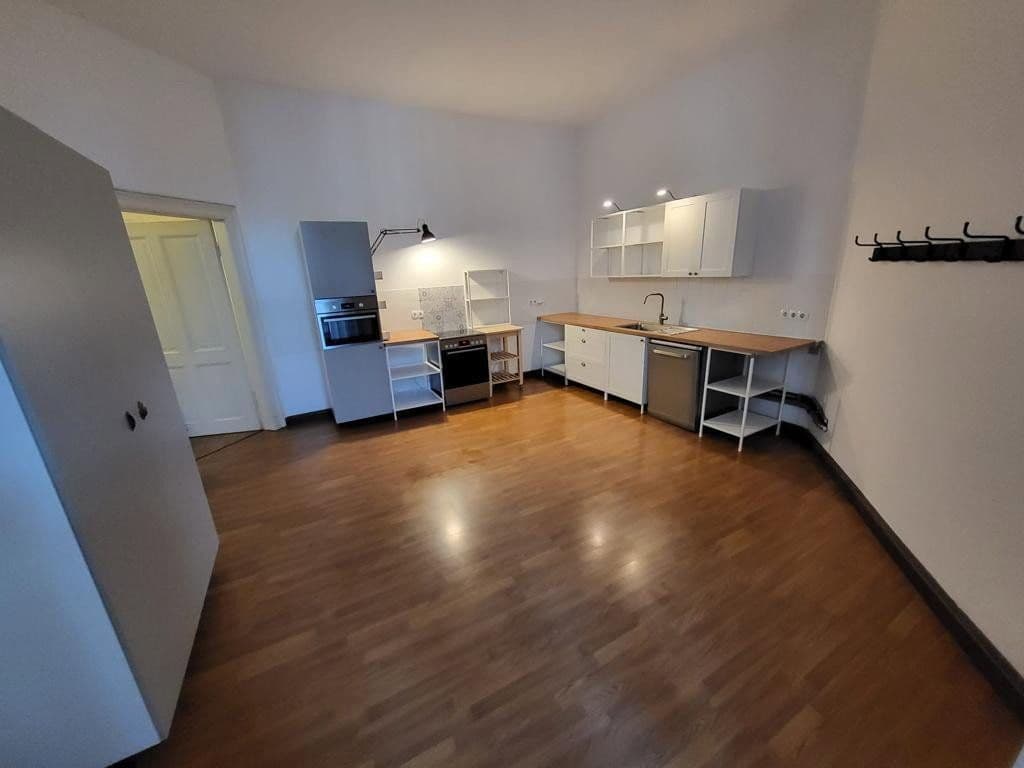 Pronájem bytu 5+1 202 m², Dufourstrasse 4, Leipzig, Sasko Pronájem bytu 5+1 202 m², Dufourstrasse 4, Leipzig, Sasko