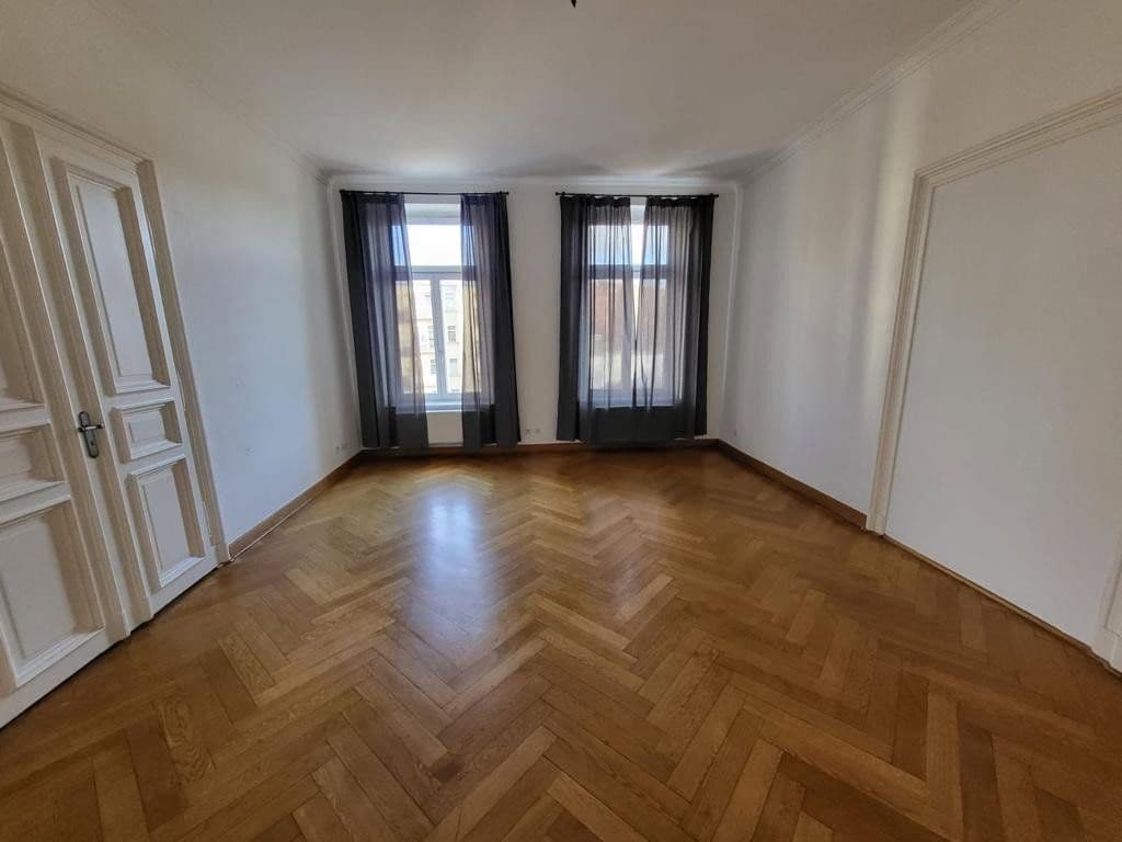 Pronájem bytu 5+1 202 m², Dufourstrasse 4, Leipzig, Sasko Pronájem bytu 5+1 202 m², Dufourstrasse 4, Leipzig, Sasko