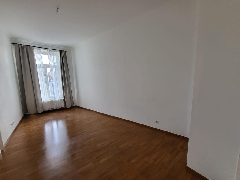 Pronájem bytu 5+1 202 m², Dufourstrasse 4, Leipzig, Sasko Pronájem bytu 5+1 202 m², Dufourstrasse 4, Leipzig, Sasko