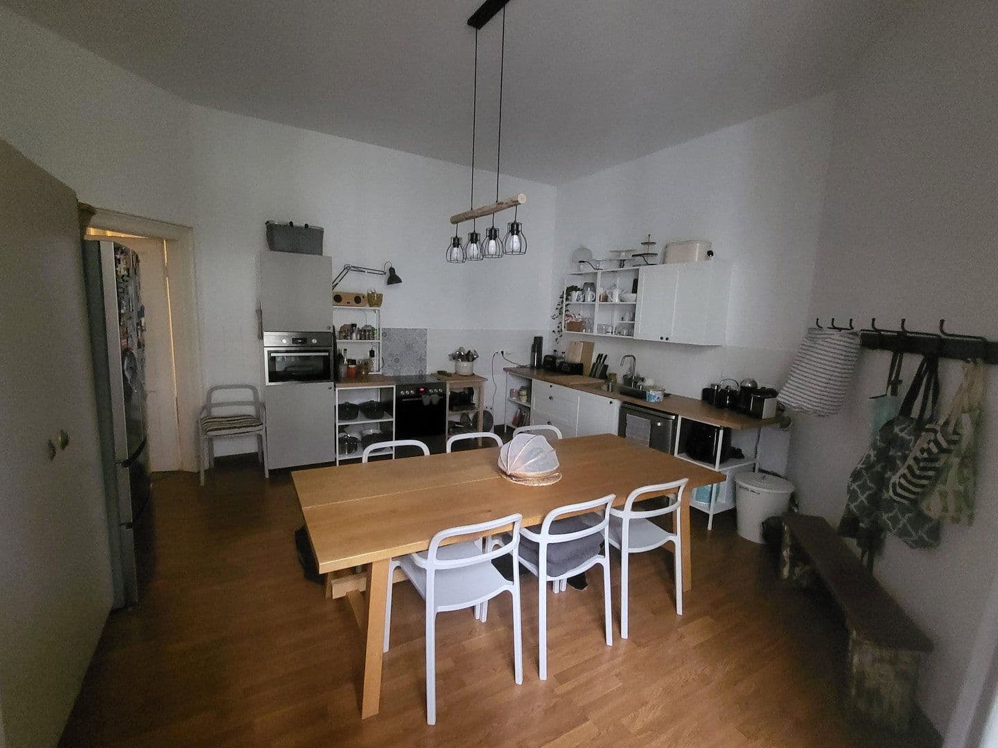 Pronájem bytu 5+1 202 m², Dufourstrasse 4, Leipzig, Sasko Pronájem bytu 5+1 202 m², Dufourstrasse 4, Leipzig, Sasko