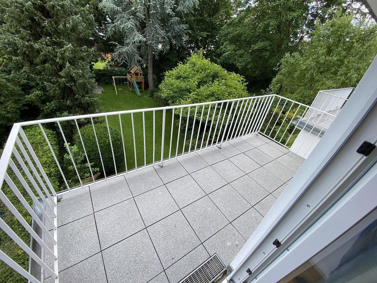 Pronájem bytu 3+1 80 m², Bernhardstr. 147, Köln, Severní Porýní-Vestfálsko Pronájem bytu 3+1 80 m², Bernhardstr. 147, Köln, Severní Porýní-Vestfálsko