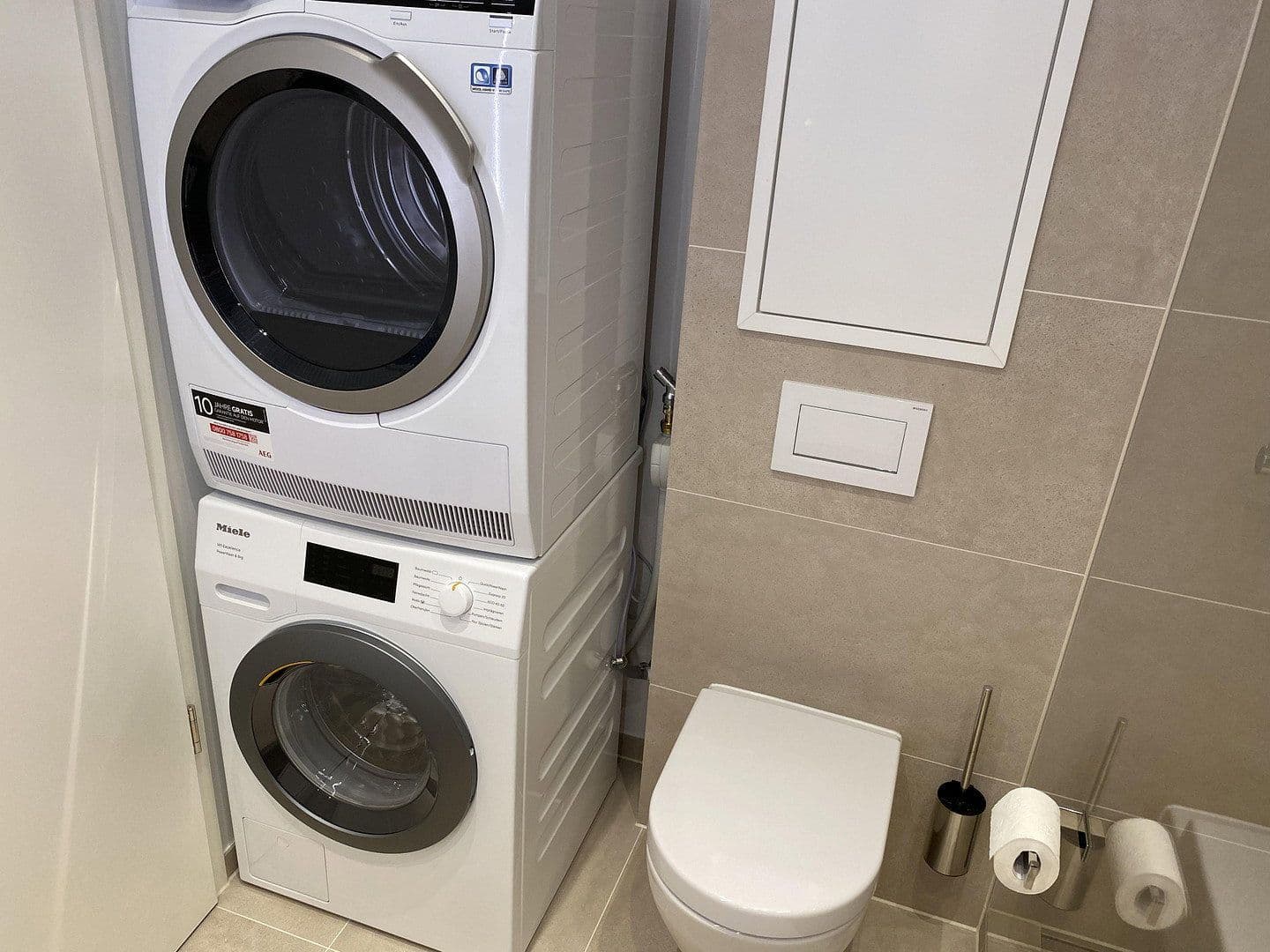 Pronájem bytu 3+1 80 m², Bernhardstr. 147, Köln, Severní Porýní-Vestfálsko Pronájem bytu 3+1 80 m², Bernhardstr. 147, Köln, Severní Porýní-Vestfálsko