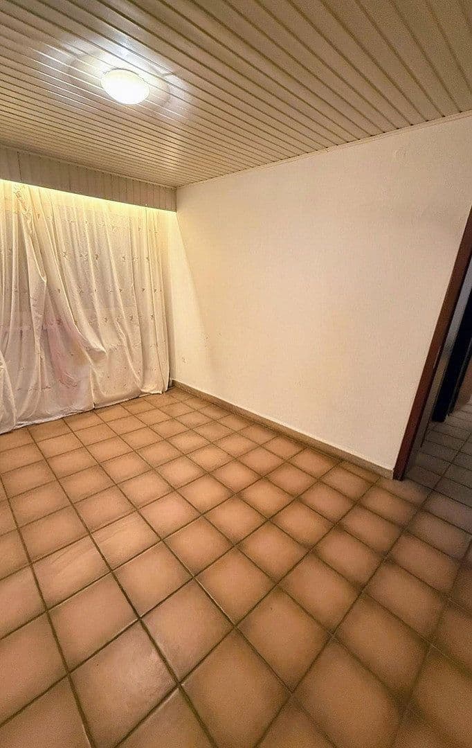 Pronájem bytu 5+1 136 m², Kaiserslautern-Morlautern, Porýní-Falc Pronájem bytu 5+1 136 m², Kaiserslautern-Morlautern, Porýní-Falc