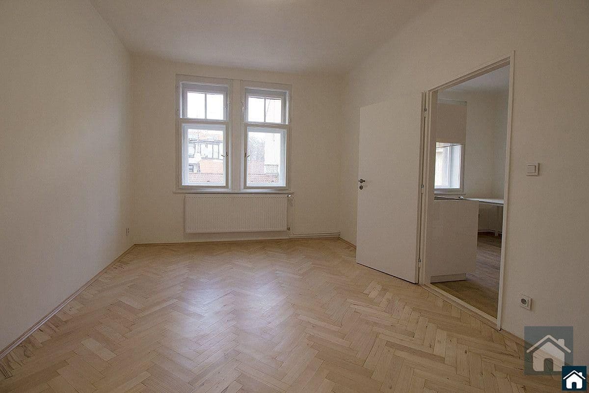Pronájem bytu 2+1 55 m², Černomořská, Praha, Praha Pronájem bytu 2+1 55 m², Černomořská, Praha, Praha