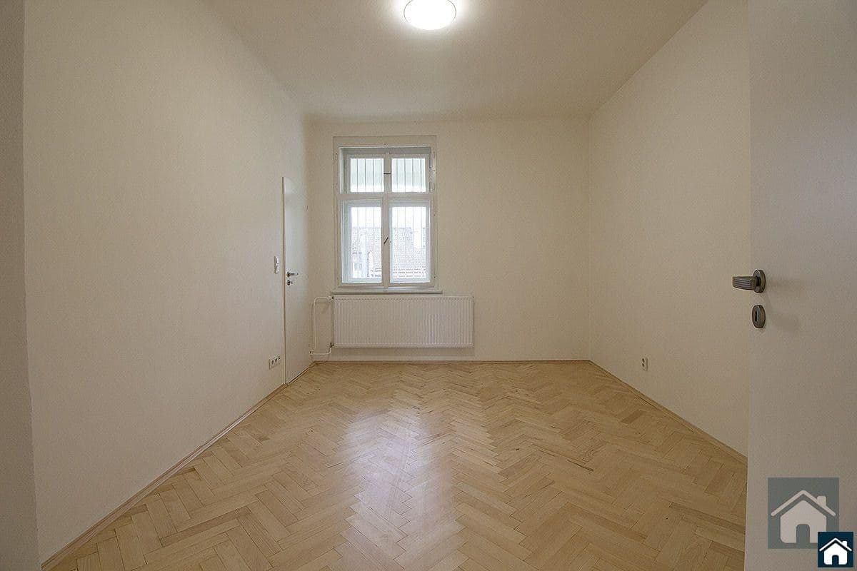 Pronájem bytu 2+1 55 m², Černomořská, Praha, Praha Pronájem bytu 2+1 55 m², Černomořská, Praha, Praha