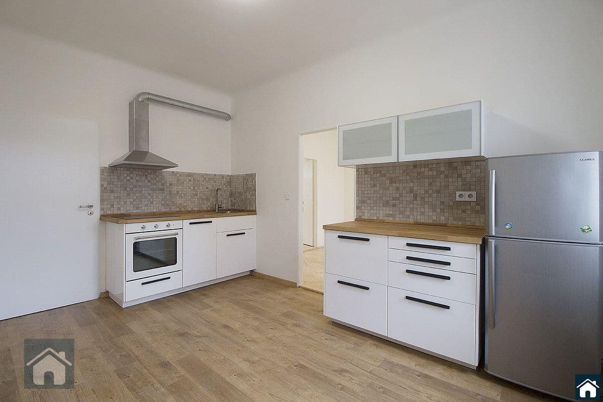 Pronájem bytu 2+1 55 m², Černomořská, Praha, Praha Pronájem bytu 2+1 55 m², Černomořská, Praha, Praha