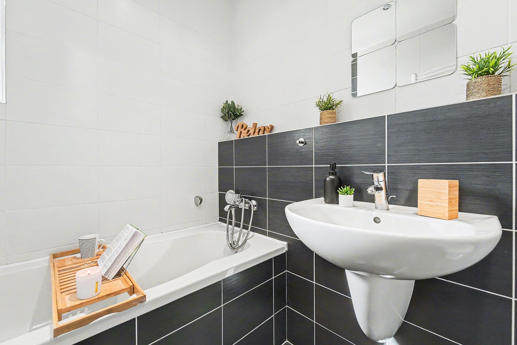 Prodej bytu 2+kk 49 m², Strakošová, Praha, Praha Prodej bytu 2+kk 49 m², Strakošová, Praha, Praha