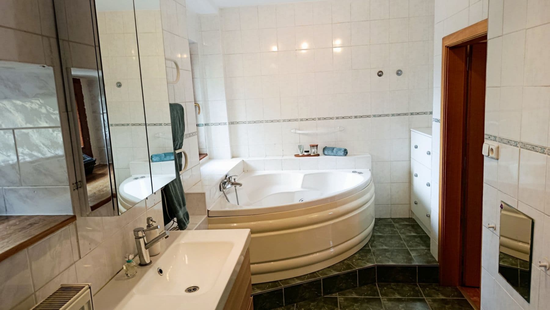 Prodej domu 206 m², pozemek 1.450 m², U Dálnice, Říčany, Středočeský kraj Prodej domu 206 m², pozemek 1.450 m², U Dálnice, Říčany, Středočeský kraj