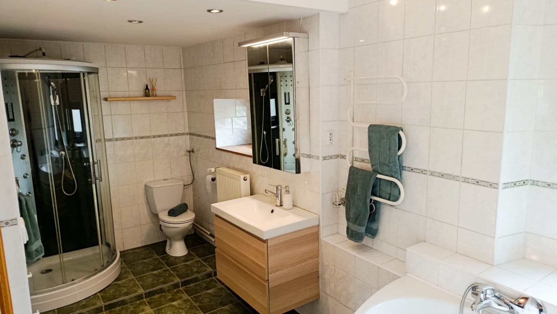 Prodej domu 206 m², pozemek 1.450 m², U Dálnice, Říčany, Středočeský kraj Prodej domu 206 m², pozemek 1.450 m², U Dálnice, Říčany, Středočeský kraj