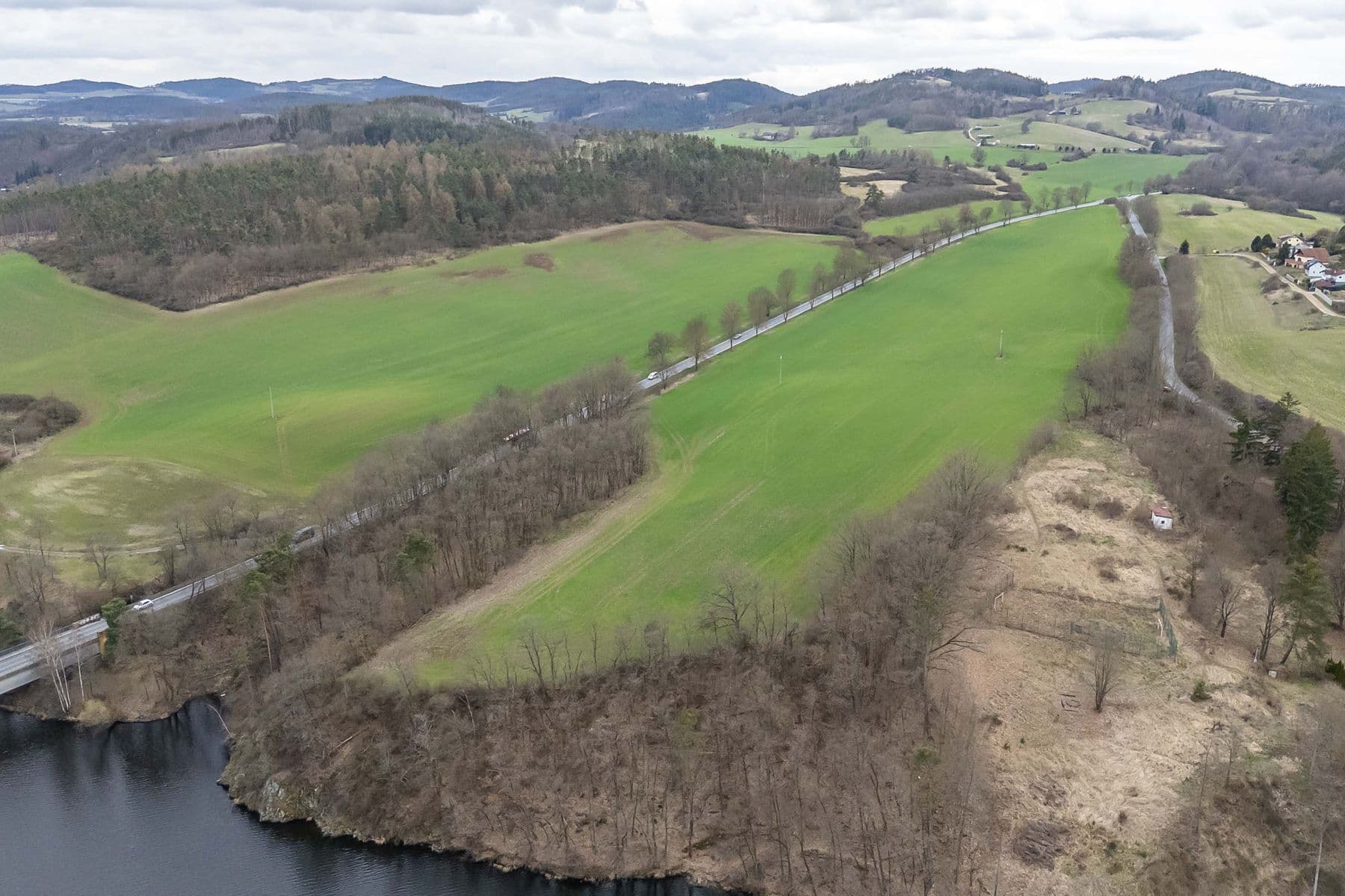 Prodej pozemku 34.543 m², Hřiměždice, Středočeský kraj Prodej pozemku 34.543 m², Hřiměždice, Středočeský kraj