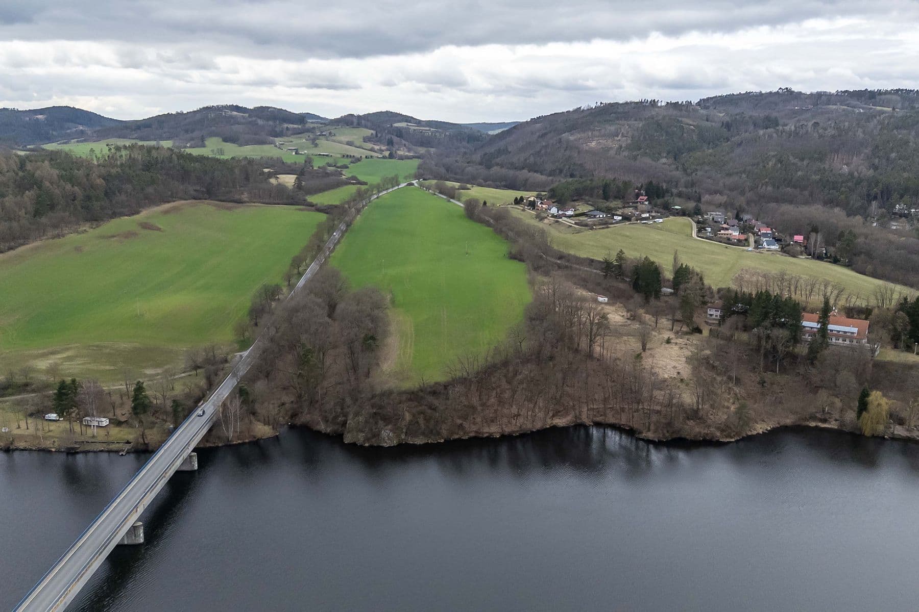 Prodej pozemku 34.543 m², Hřiměždice, Středočeský kraj Prodej pozemku 34.543 m², Hřiměždice, Středočeský kraj