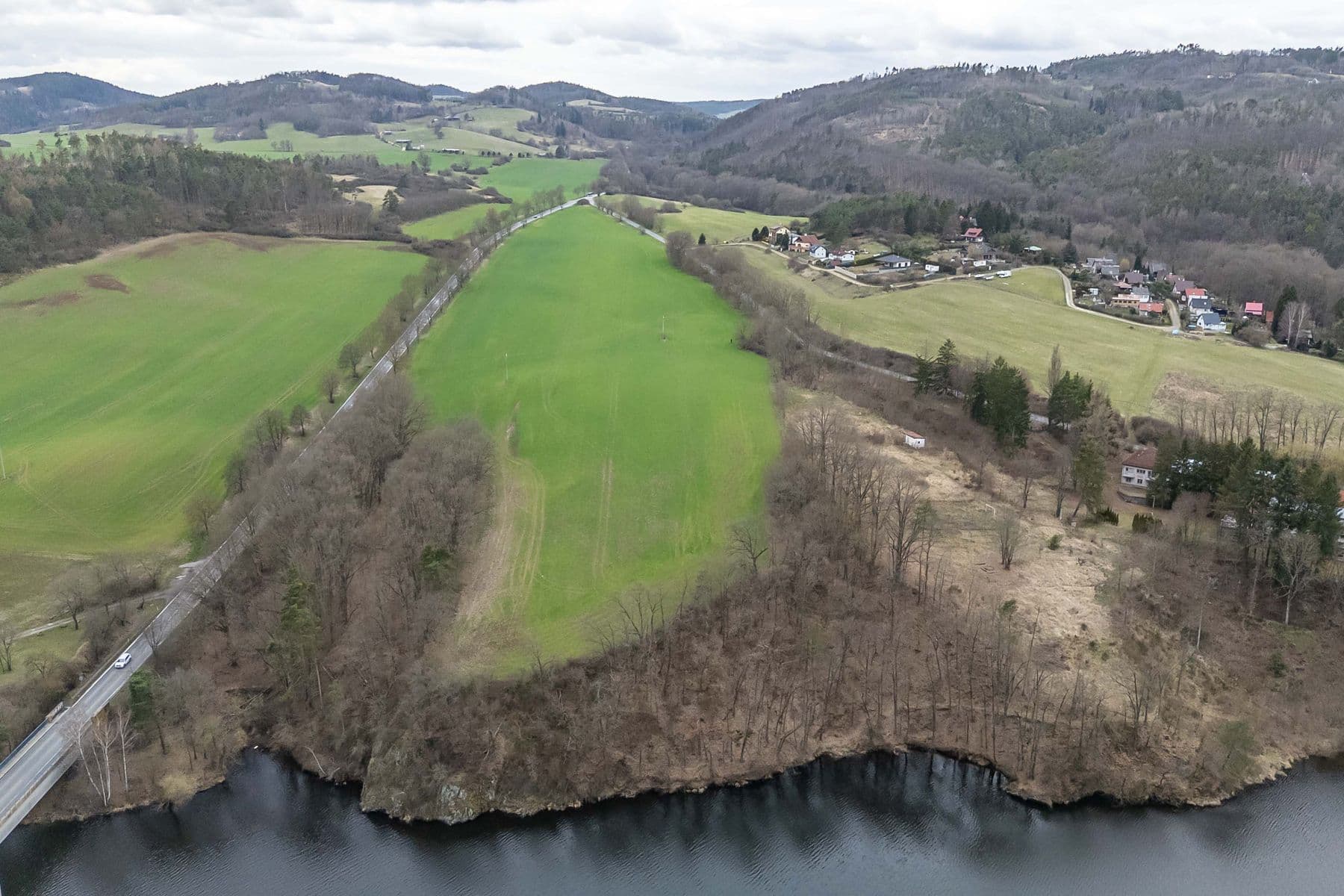 Prodej pozemku 34.543 m², Hřiměždice, Středočeský kraj Prodej pozemku 34.543 m², Hřiměždice, Středočeský kraj