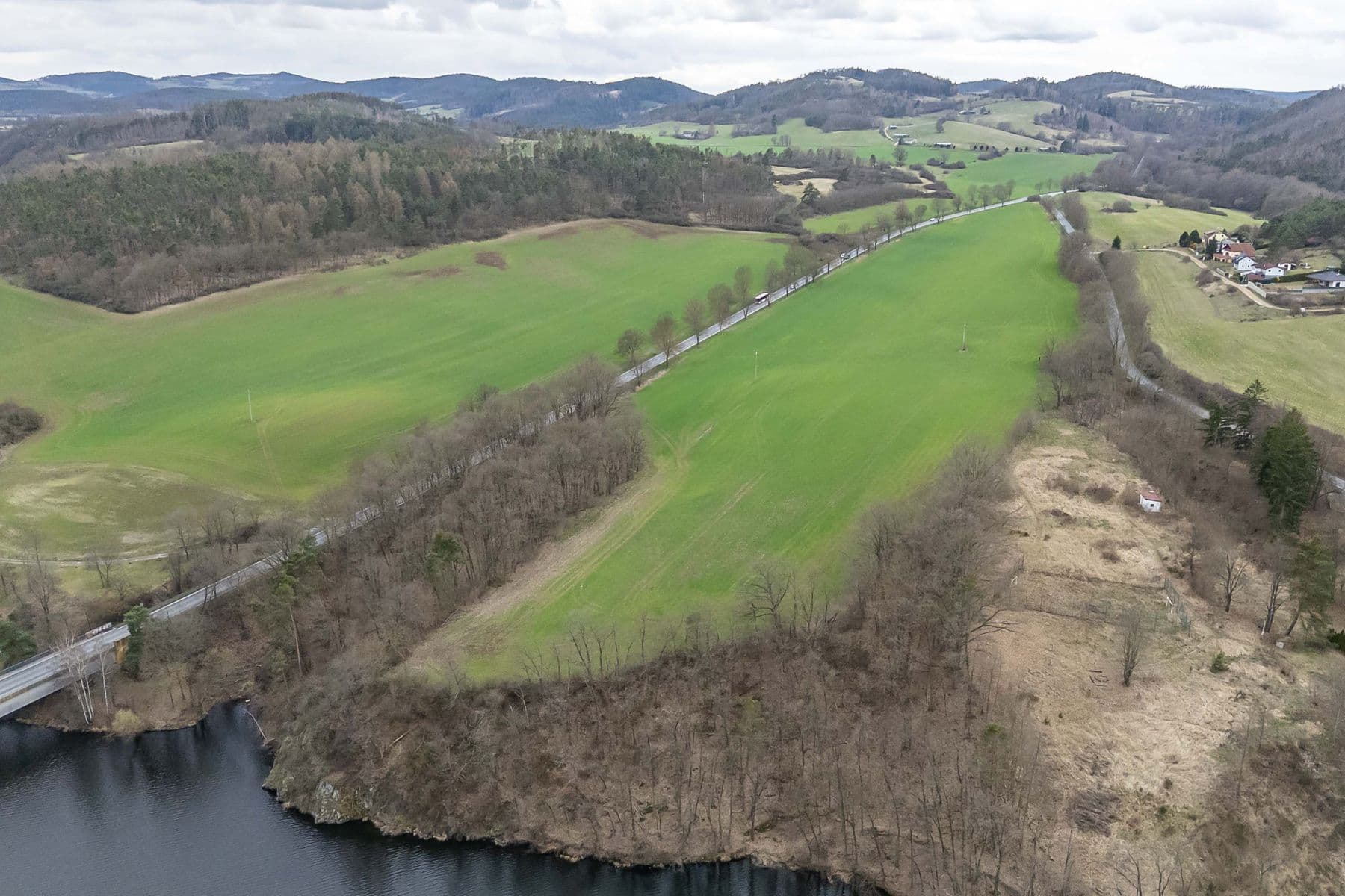 Prodej pozemku 34.543 m², Hřiměždice, Středočeský kraj Prodej pozemku 34.543 m², Hřiměždice, Středočeský kraj