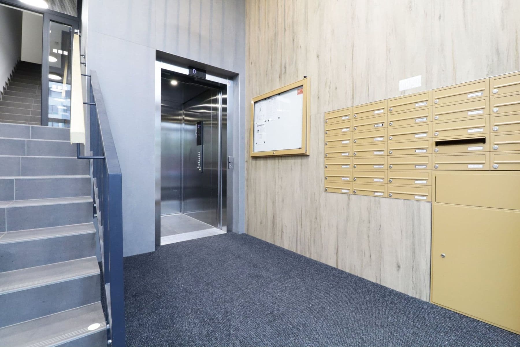 Pronájem bytu 2+kk 55 m², U Traktorky, Praha, Praha Pronájem bytu 2+kk 55 m², U Traktorky, Praha, Praha