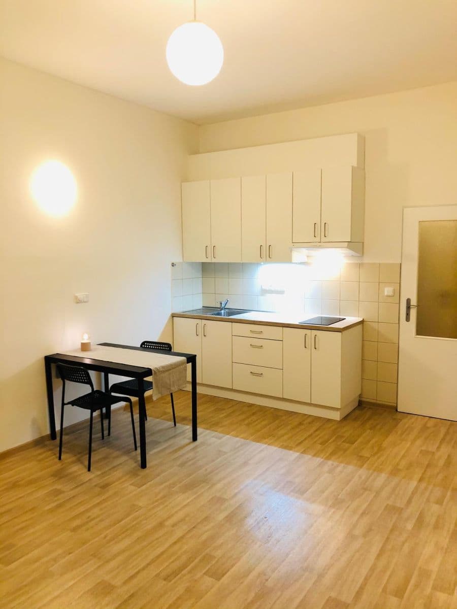 Pronájem bytu 1+kk 25 m², Na Královce, Praha, Praha Pronájem bytu 1+kk 25 m², Na Královce, Praha, Praha