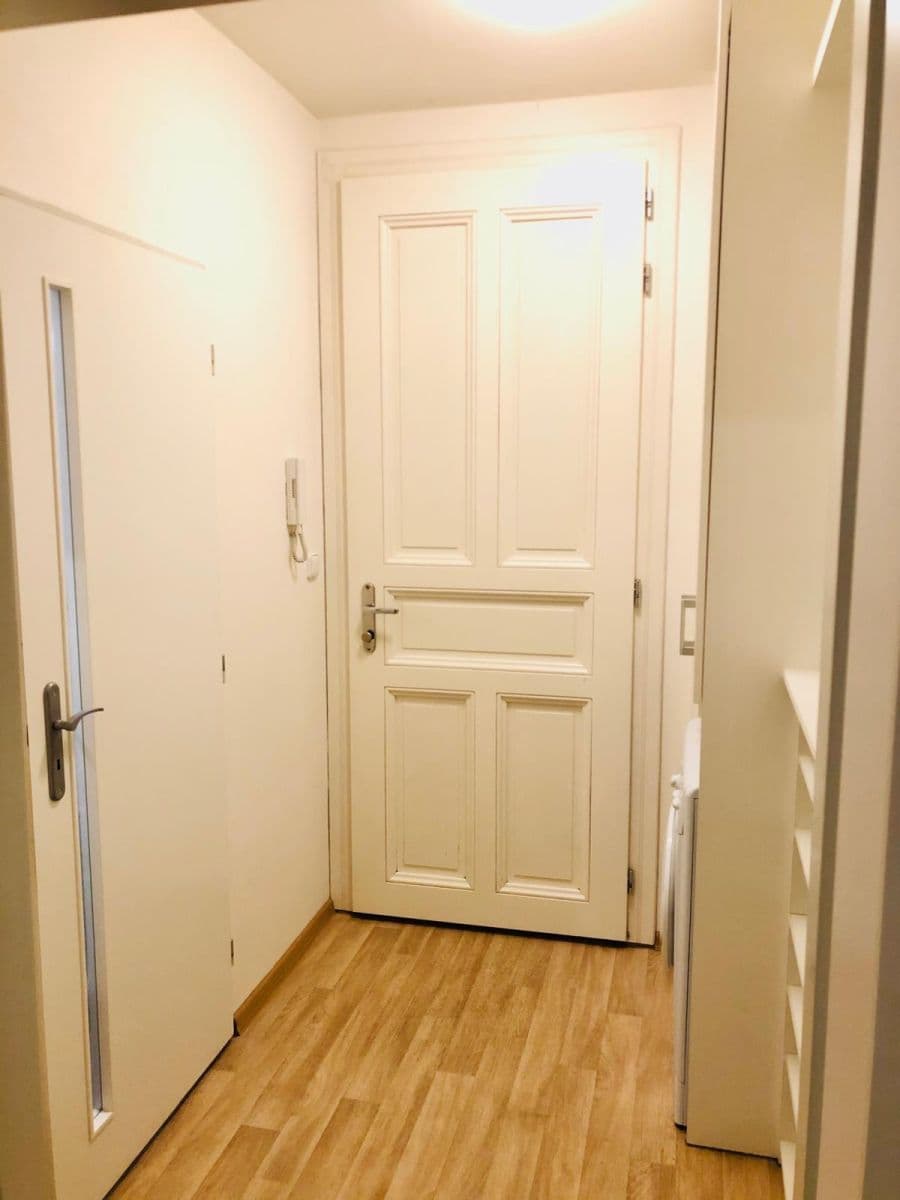 Pronájem bytu 1+kk 25 m², Na Královce, Praha, Praha Pronájem bytu 1+kk 25 m², Na Královce, Praha, Praha