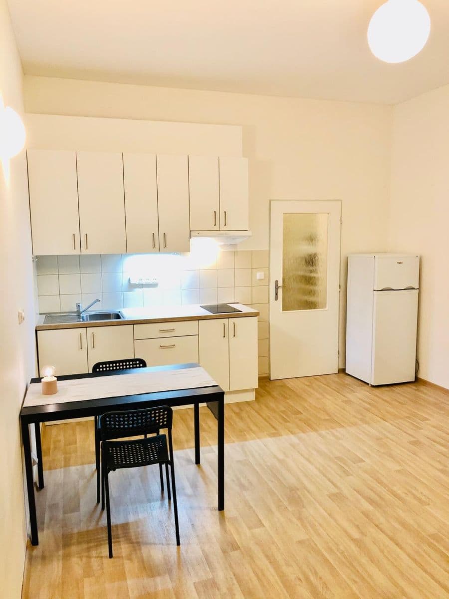 Pronájem bytu 1+kk 25 m², Na Královce, Praha, Praha Pronájem bytu 1+kk 25 m², Na Královce, Praha, Praha
