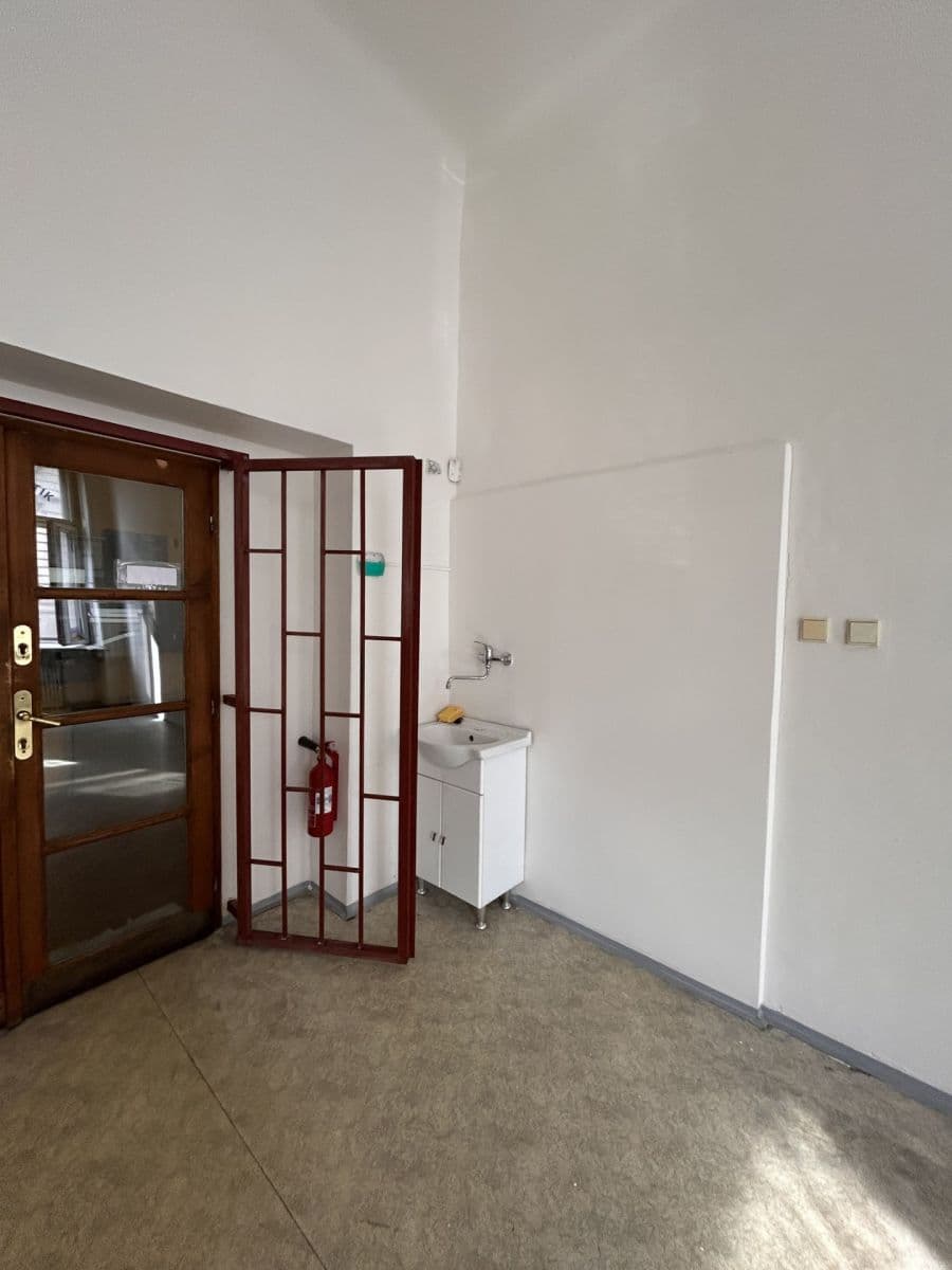 Pronájem nebytového prostoru 25 m², Sokolská, Praha, Praha Pronájem nebytového prostoru 25 m², Sokolská, Praha, Praha