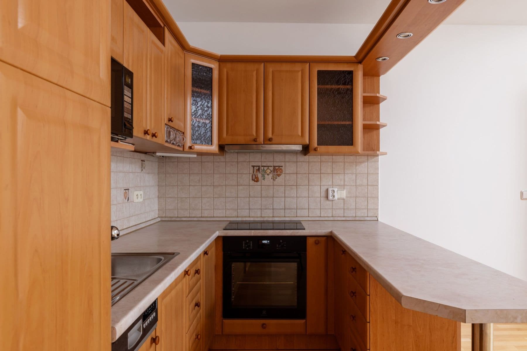 Pronájem bytu 1+kk 39 m², Jemnická, Praha, Praha Pronájem bytu 1+kk 39 m², Jemnická, Praha, Praha